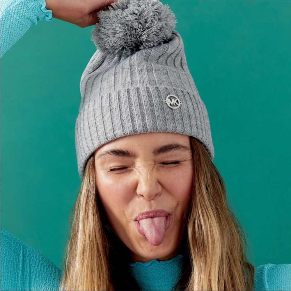 Micheal Kors Pom Cable Knit Beanie Winter Hat - Light Grey